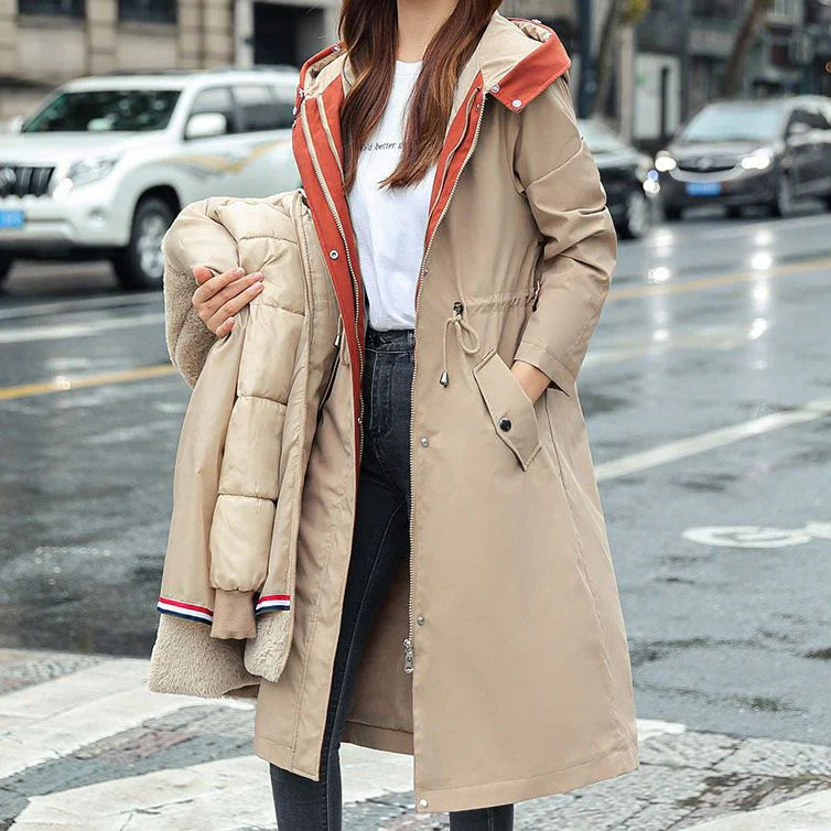 Women's winter parka with hood and fur collar