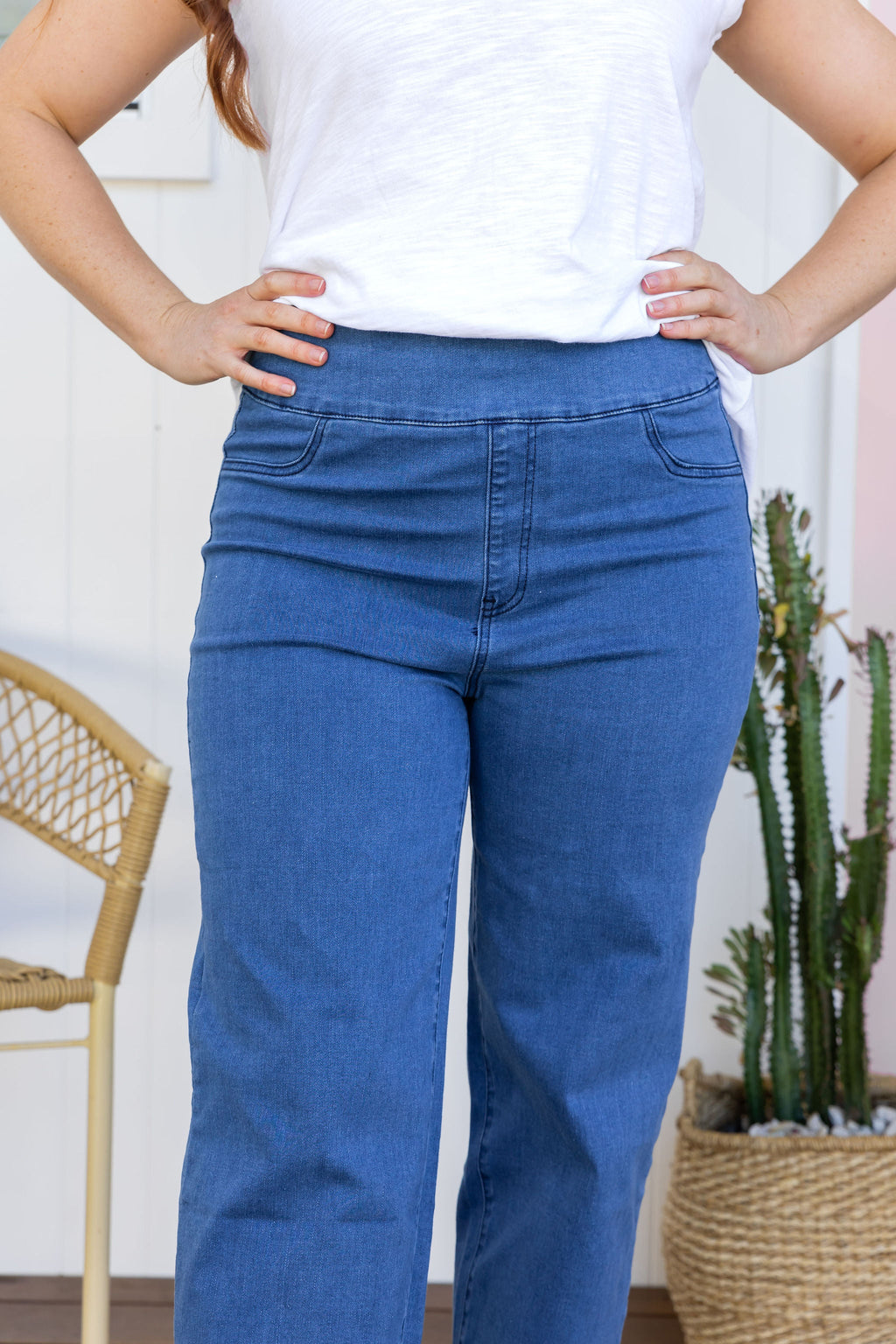 Lara Pull on Jeans in Mid Blue