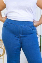 Lara Pull on Jeans in Mid Blue