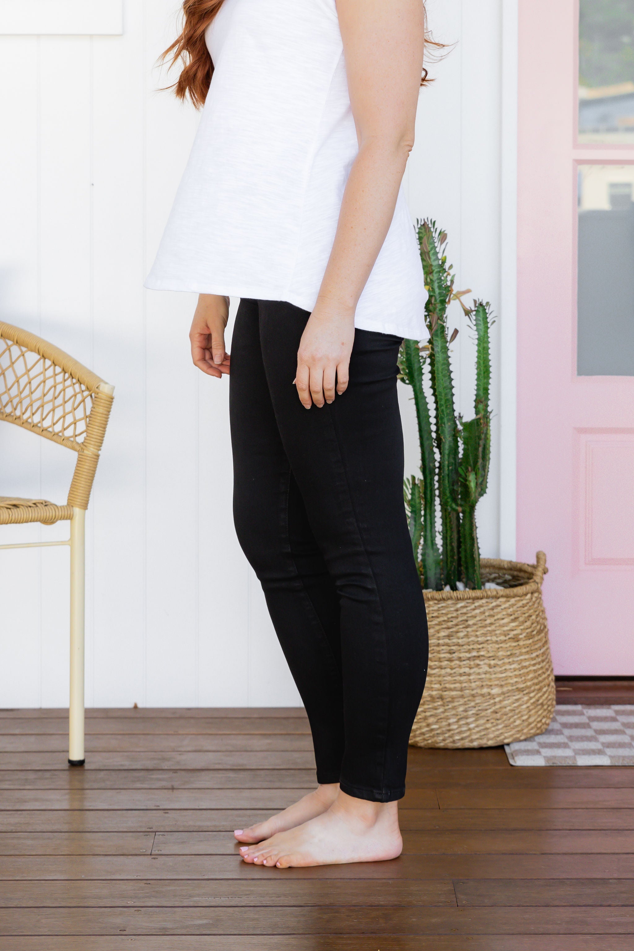 Corey Pull on Jeans in Black