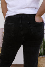 Lara Pull on Jeans in Vintage Black