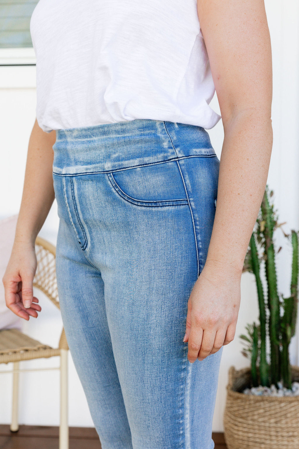 Corey Pull on Jeans in Light Blue