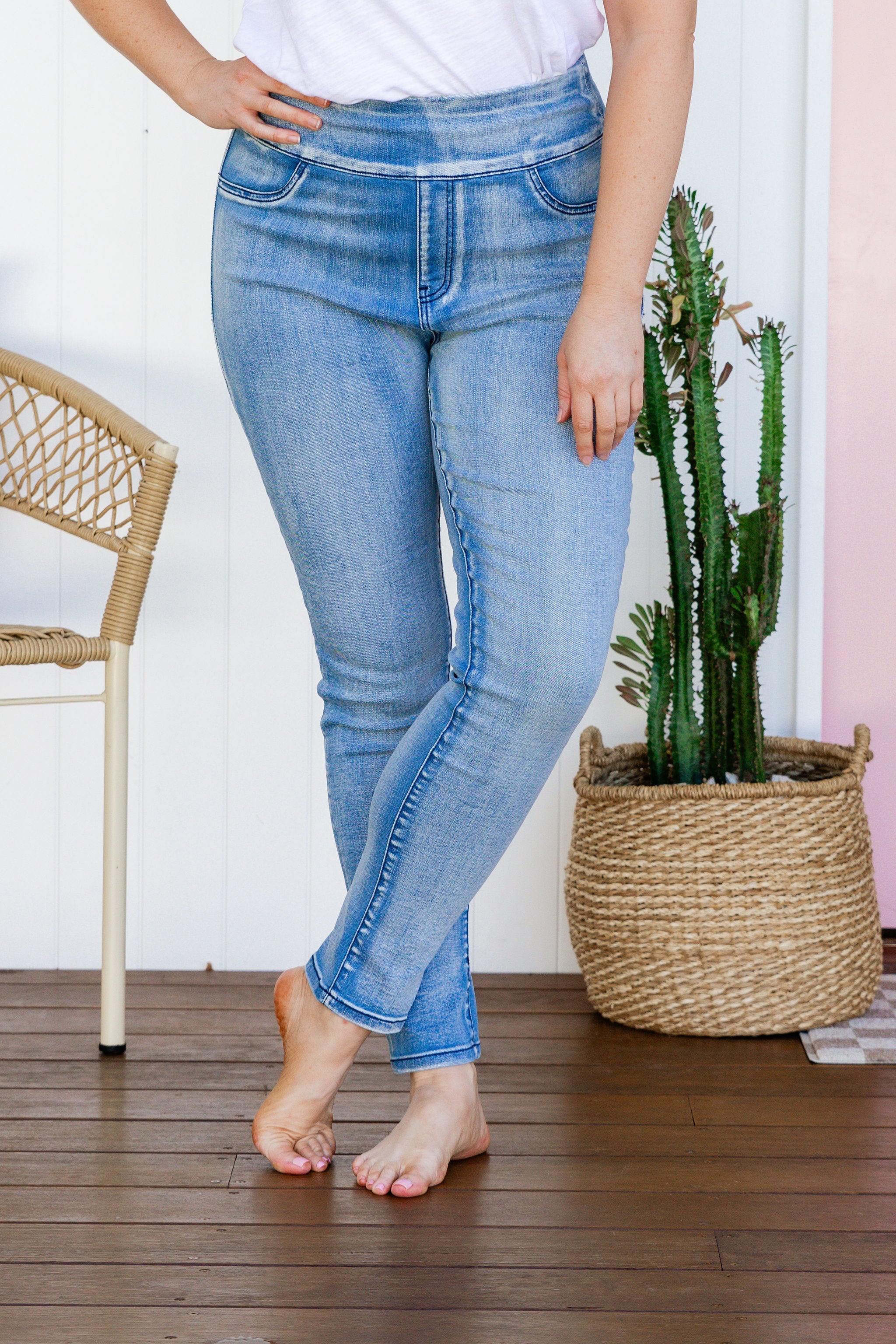 Corey Pull on Jeans in Light Blue
