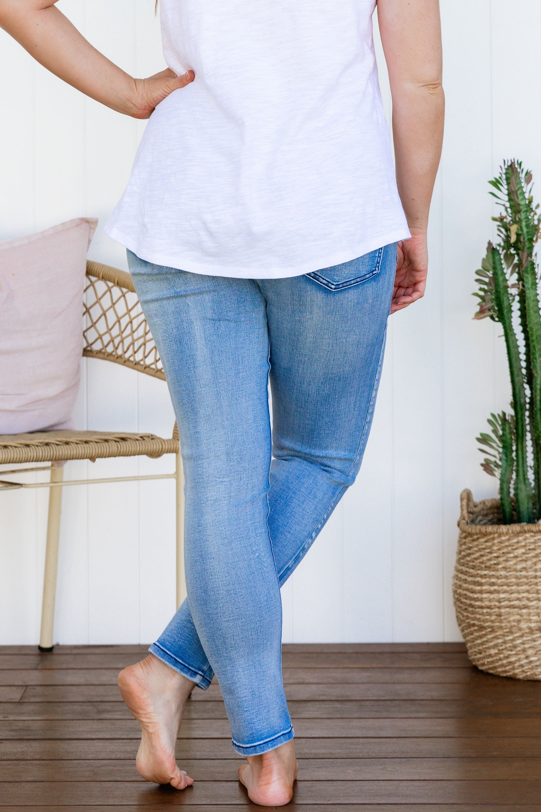 Corey Pull on Jeans in Light Blue