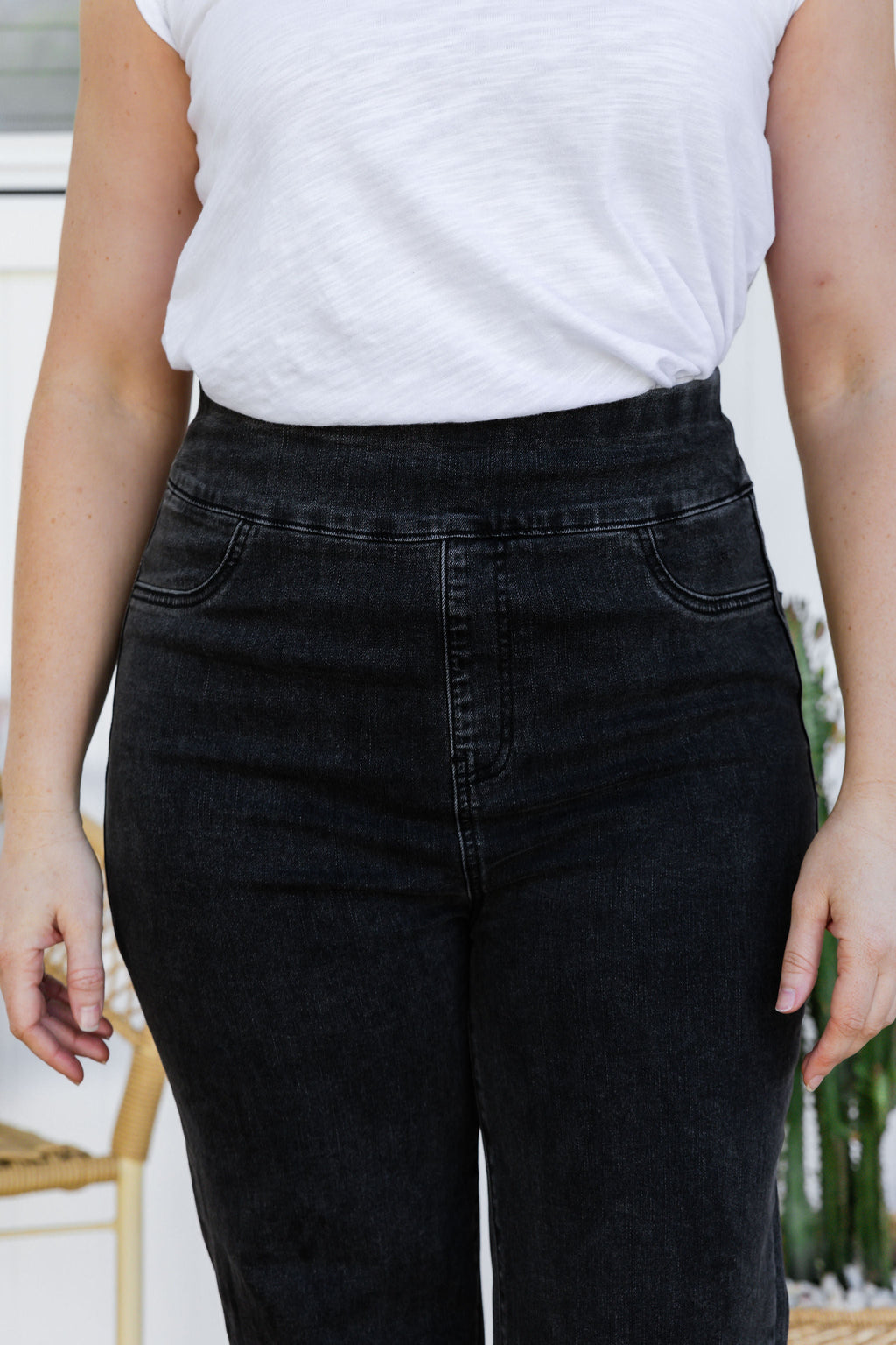 Lara Pull on Jeans in Vintage Black