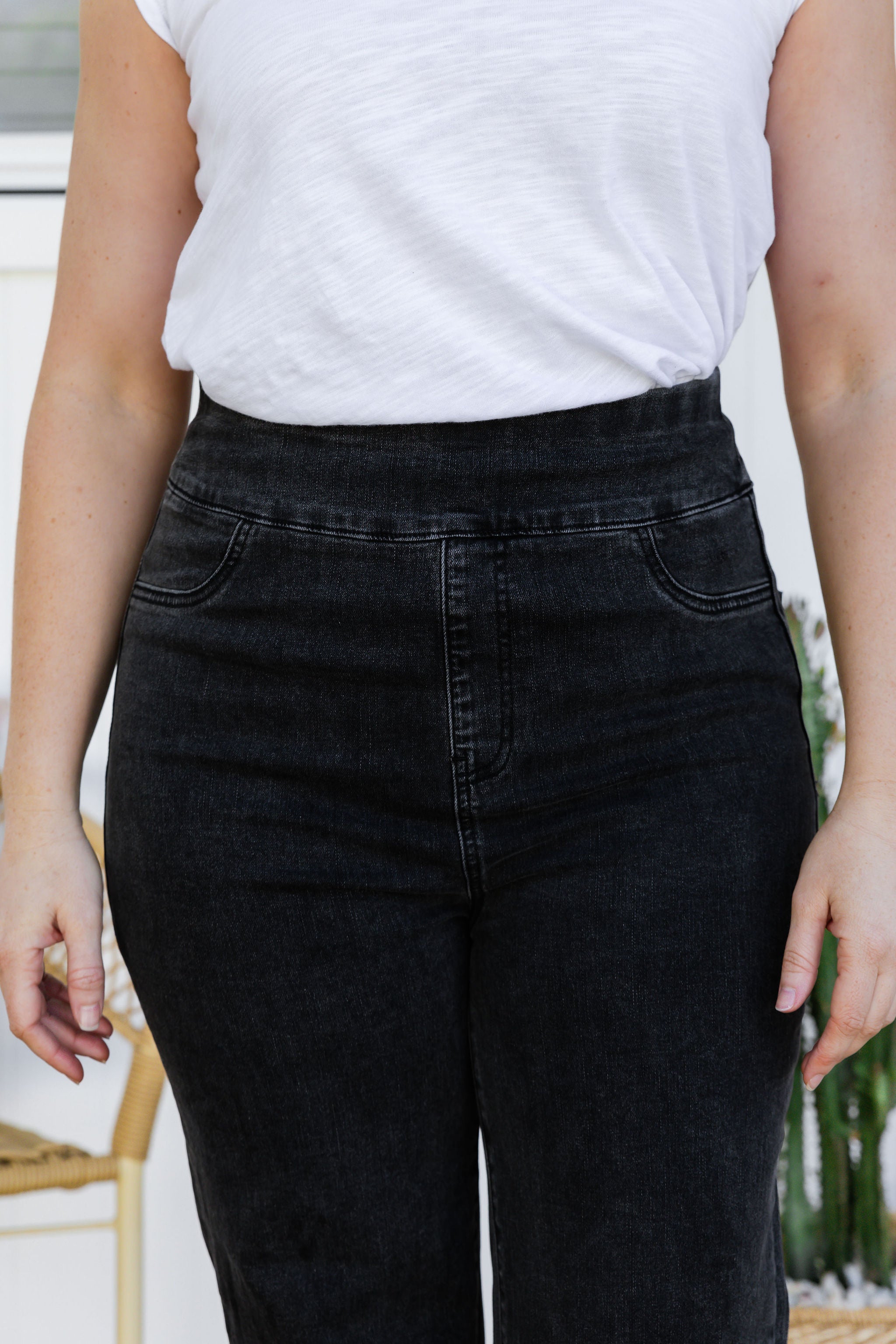 Lara Pull on Jeans in Vintage Black