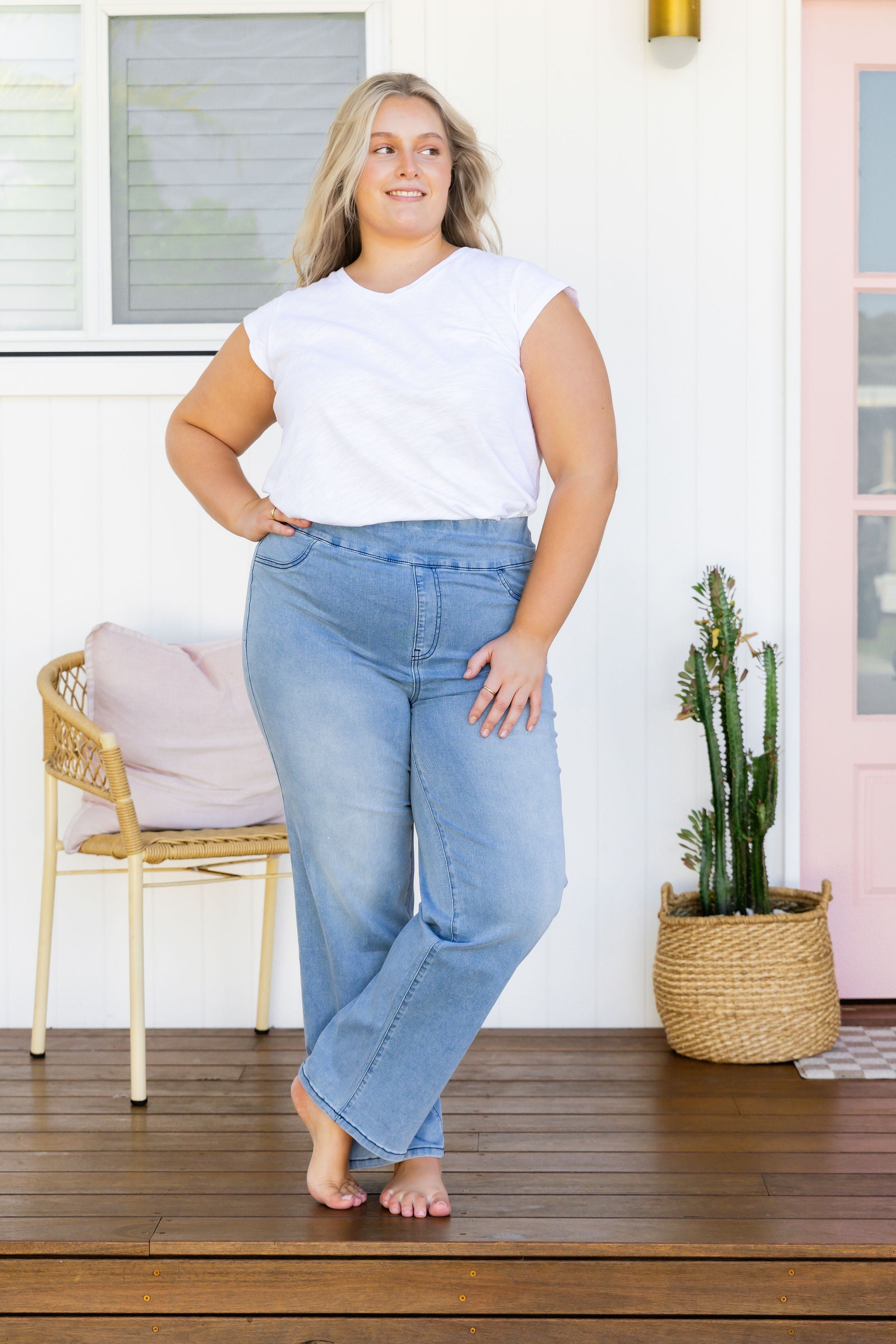 Lara Pull on Jeans in Light Blue Wash