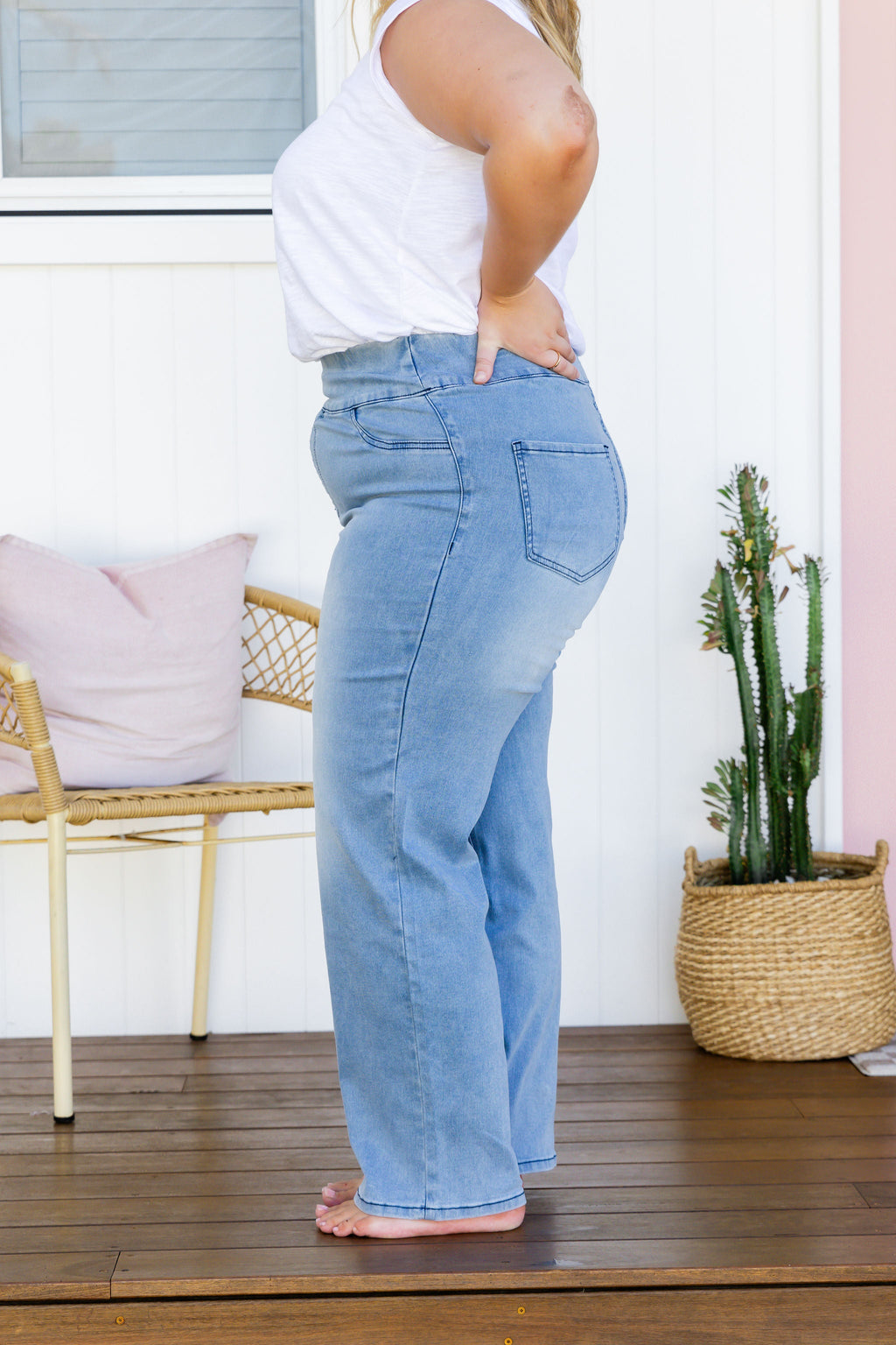 Lara Pull on Jeans in Light Blue Wash