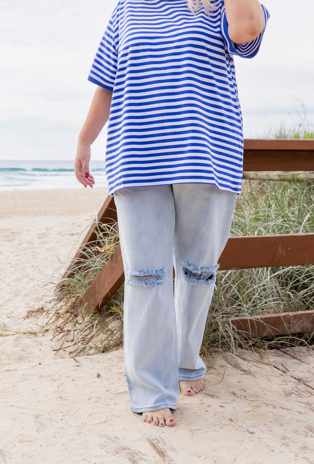 Jace Relaxed Ripped Jeans in Light Blue