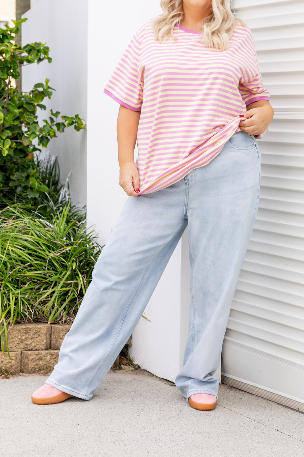 Jace Relaxed Jeans in Light Blue
