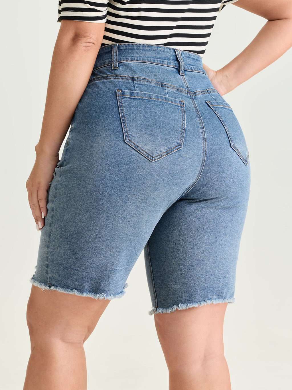 Stretchy Skinny-Fit Raw Hem Denim Shorts