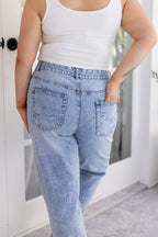 Cerys Jeans in Light Blue Acid Wash
