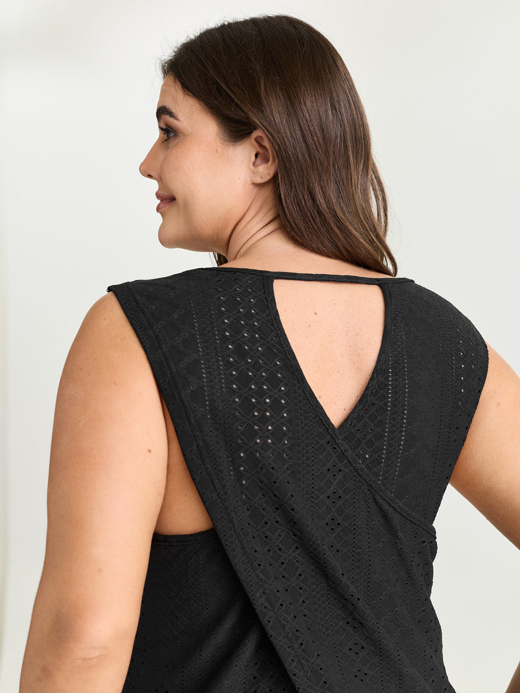 Stretchy Textured Round Neck Tank Top