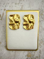 Gold Wavey Flat Plate Stud Earrings