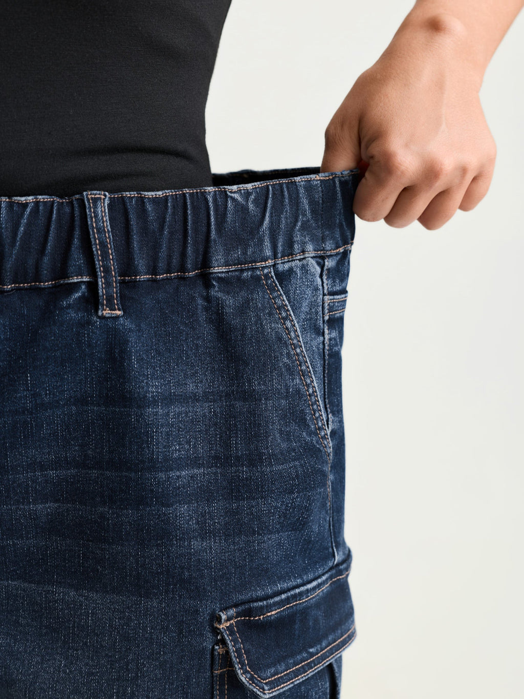 Pull-On Elastic Waistband Pockets Denim Shorts