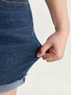 Stretchy Folded Hem Skinny-Fit Denim Shorts