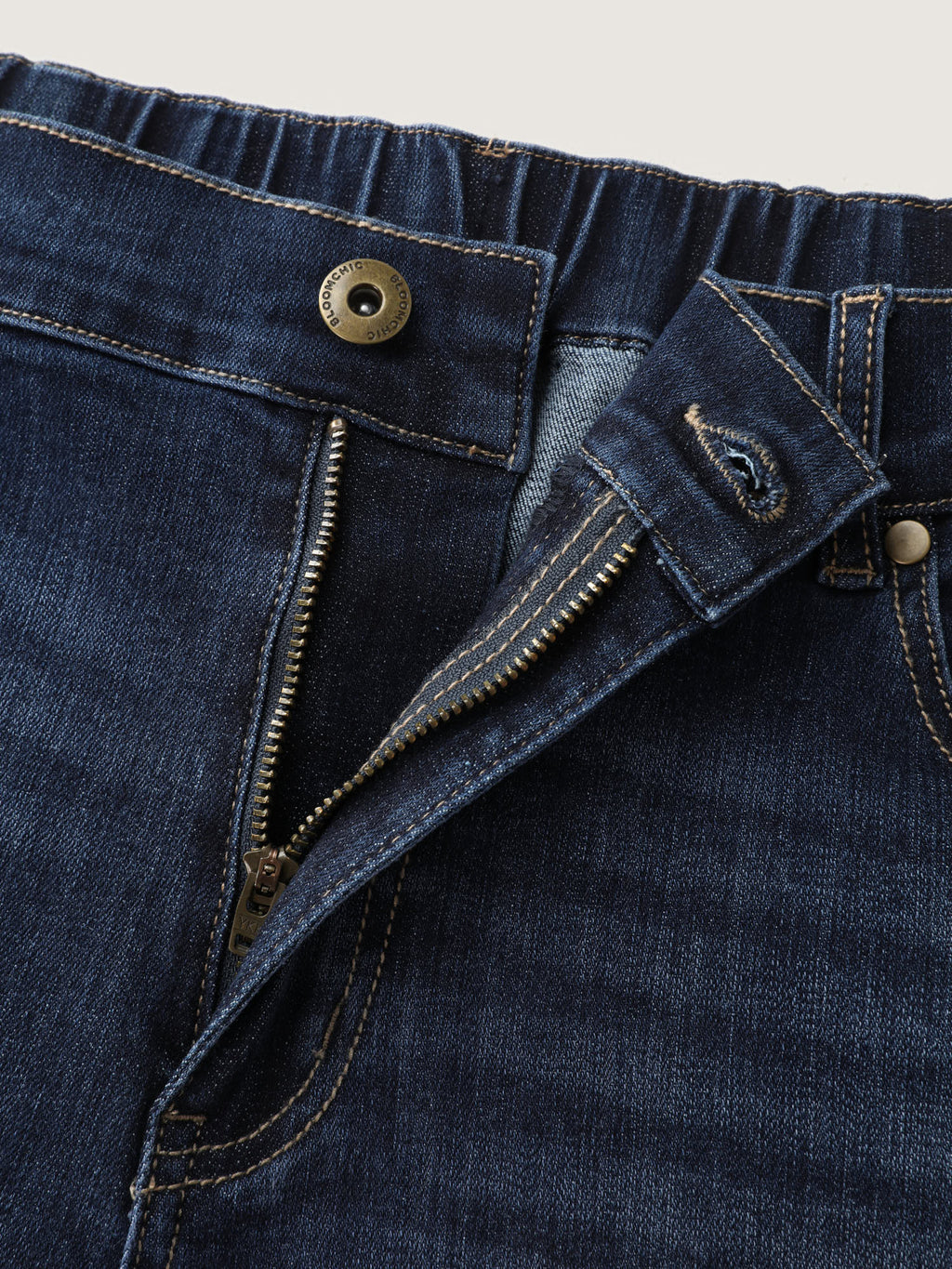 Elastic Back Waist Skinny-Fit Denim Shorts