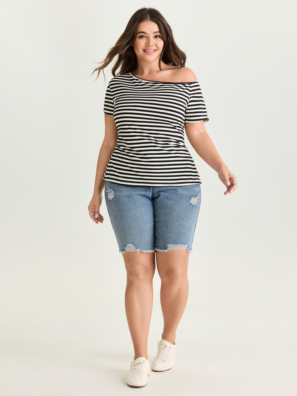 Stretchy Skinny-Fit Raw Hem Denim Shorts