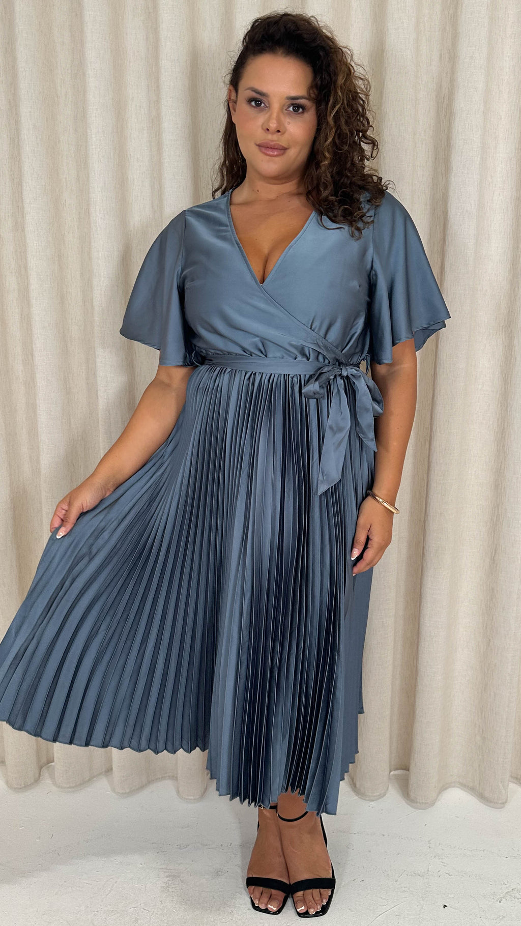 CurveWow Short Sleeve Pleated Midi Dress Gunmetal Grey