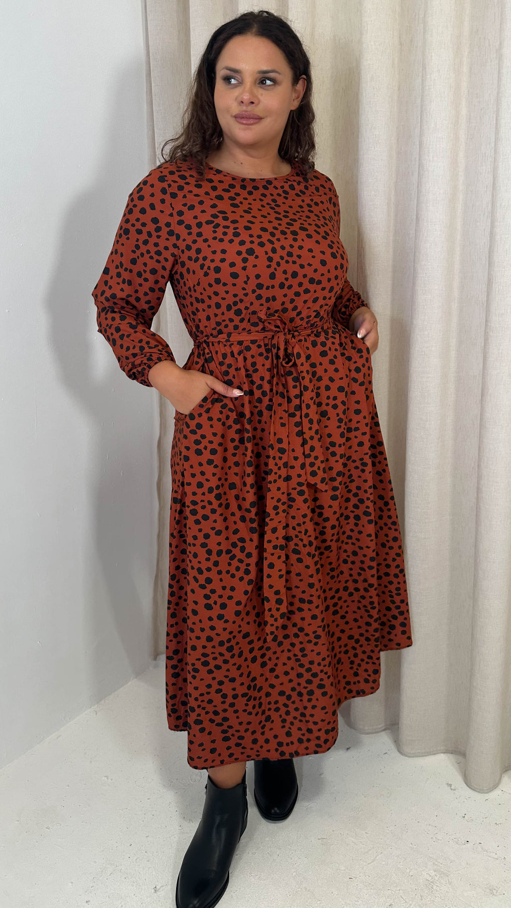 CurveWow Tie Waist Crew Neck Midi Dress Rust Spot