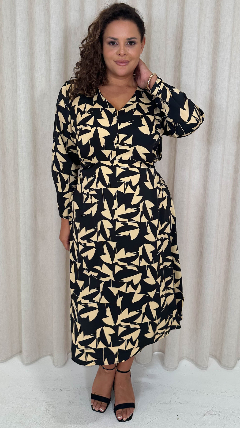 CurveWow V Neck Midi Dress Black Base Abstract