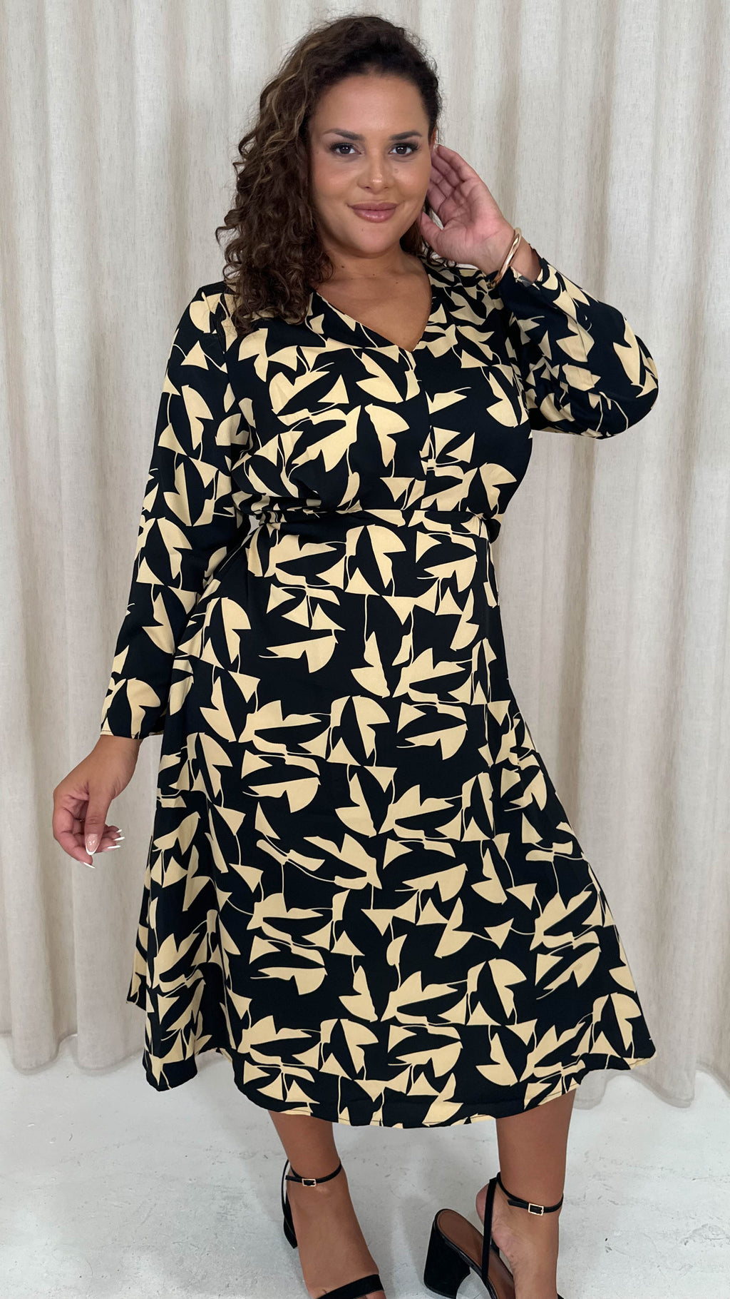 CurveWow V Neck Midi Dress Black Base Abstract