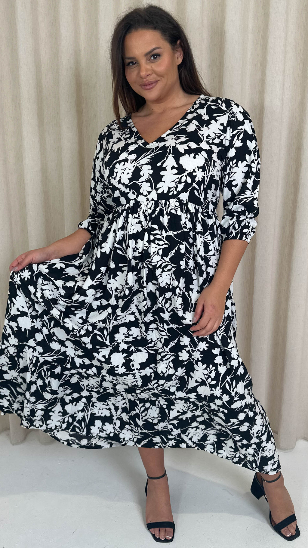 CurveWow Tiered Vneck Balloon Sleeve Maxi Dress Black Floral