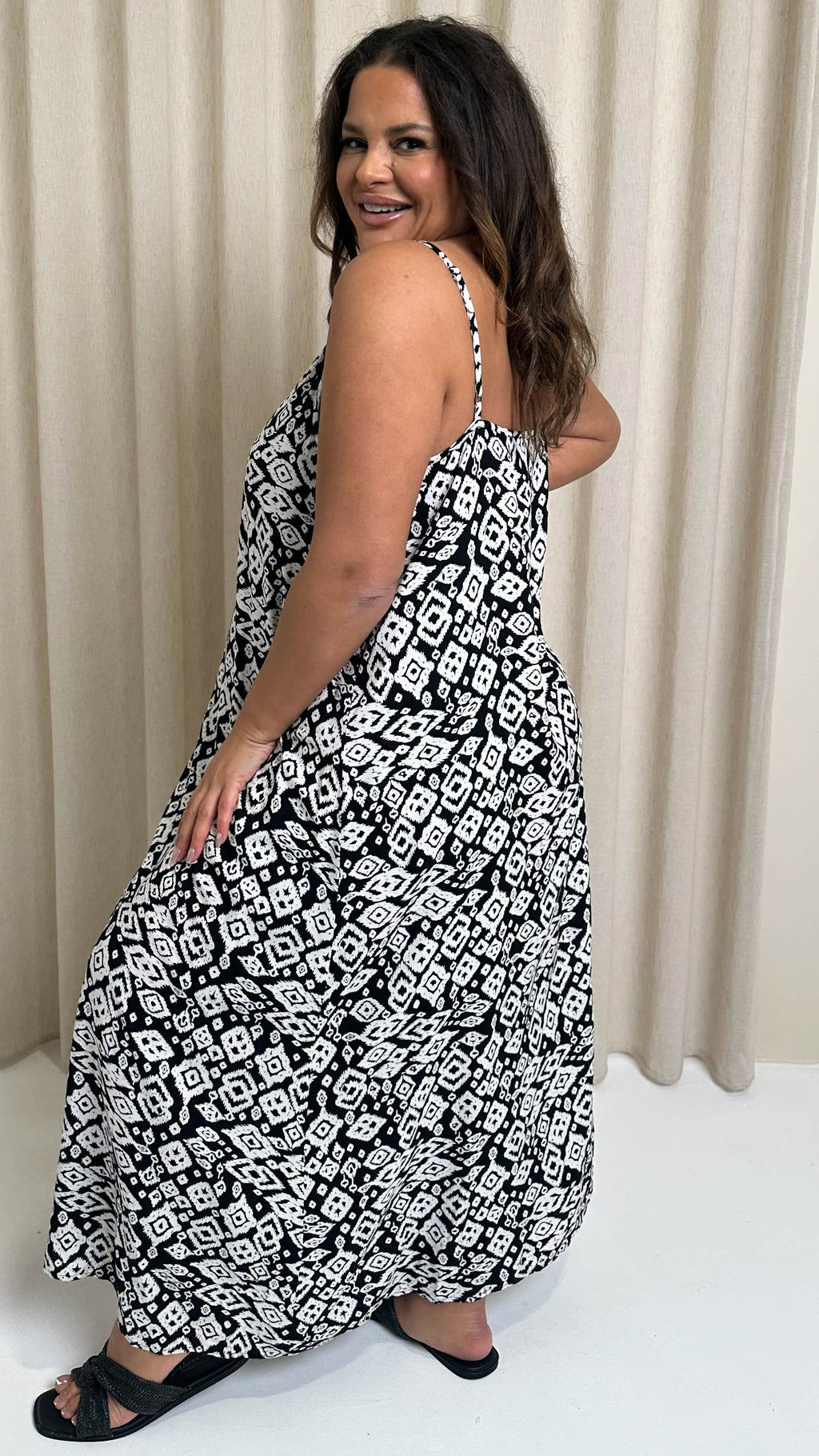 CurveWow Swing Cami Maxi Dress Mono Aztec