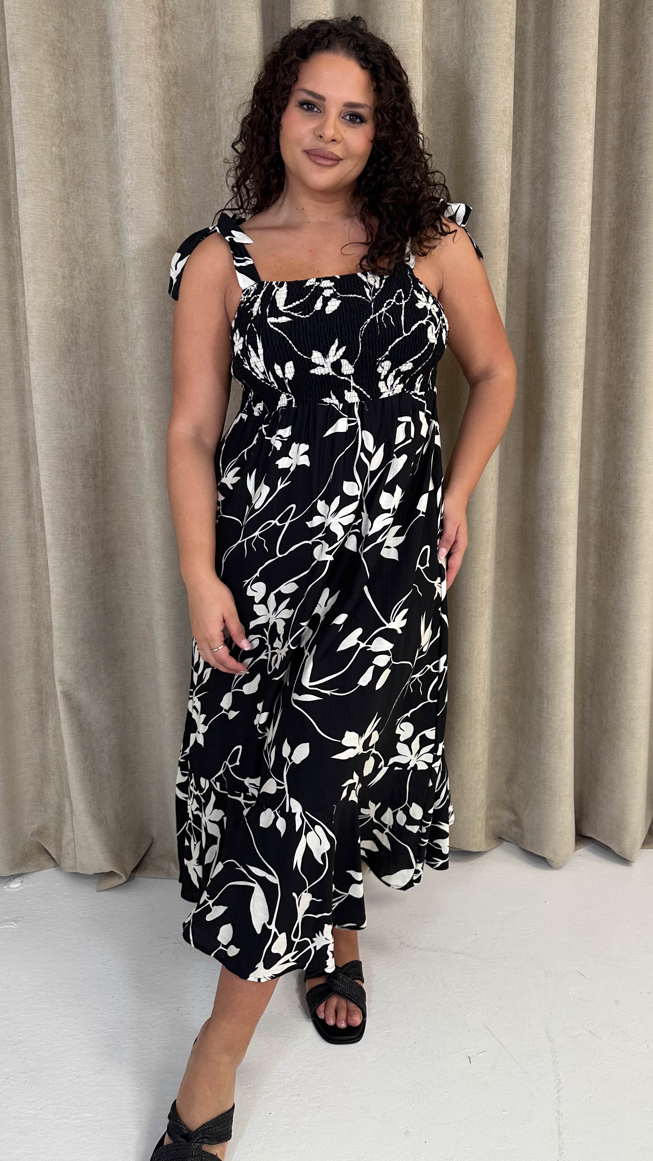 CurveWow Tie Shoulder Strappy Midaxi Dress Mono Floral