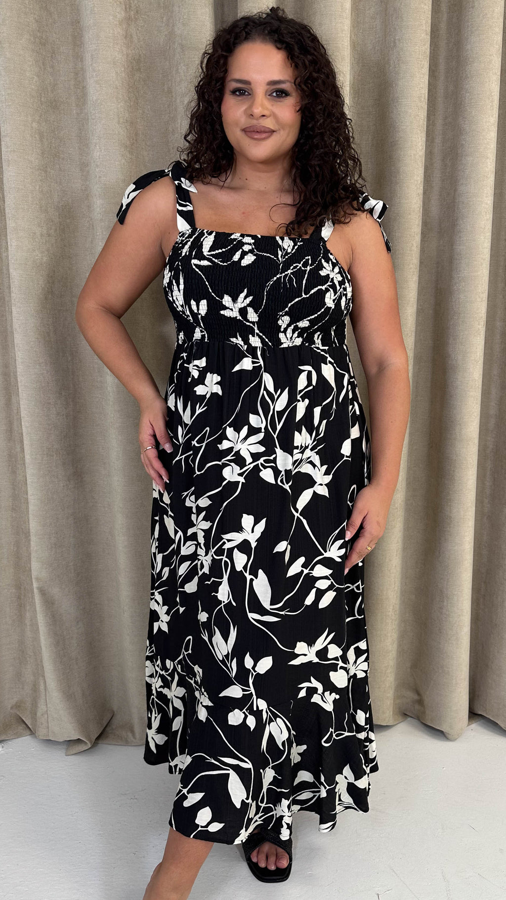 CurveWow Tie Shoulder Strappy Midaxi Dress Mono Floral
