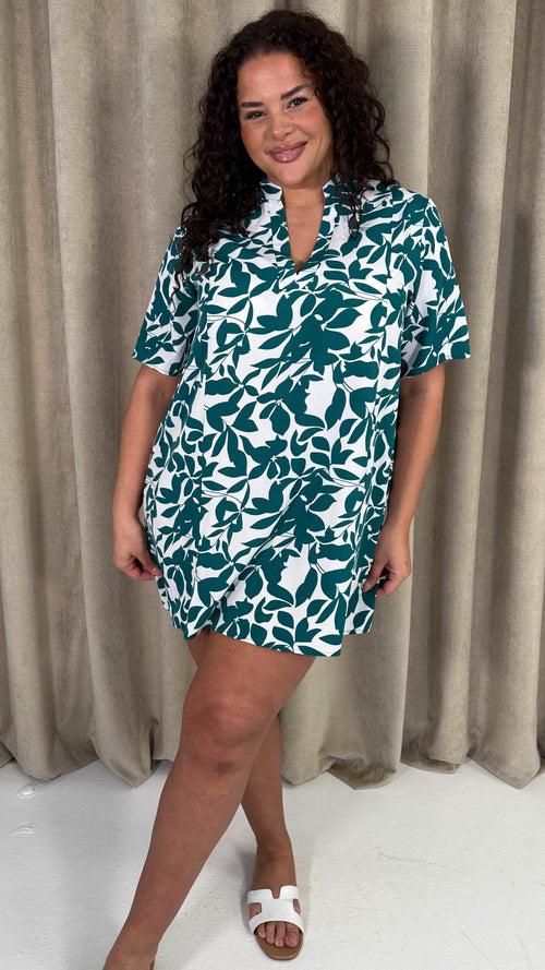CurveWow Notch Neck Mini Shift Dress Green Floral
