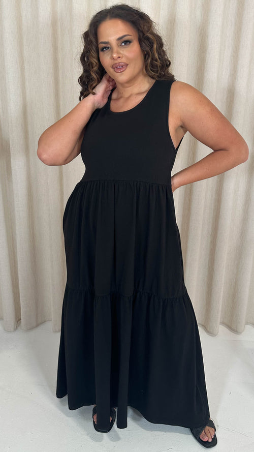 CurveWow Basic Maxi Tiered Dress Black