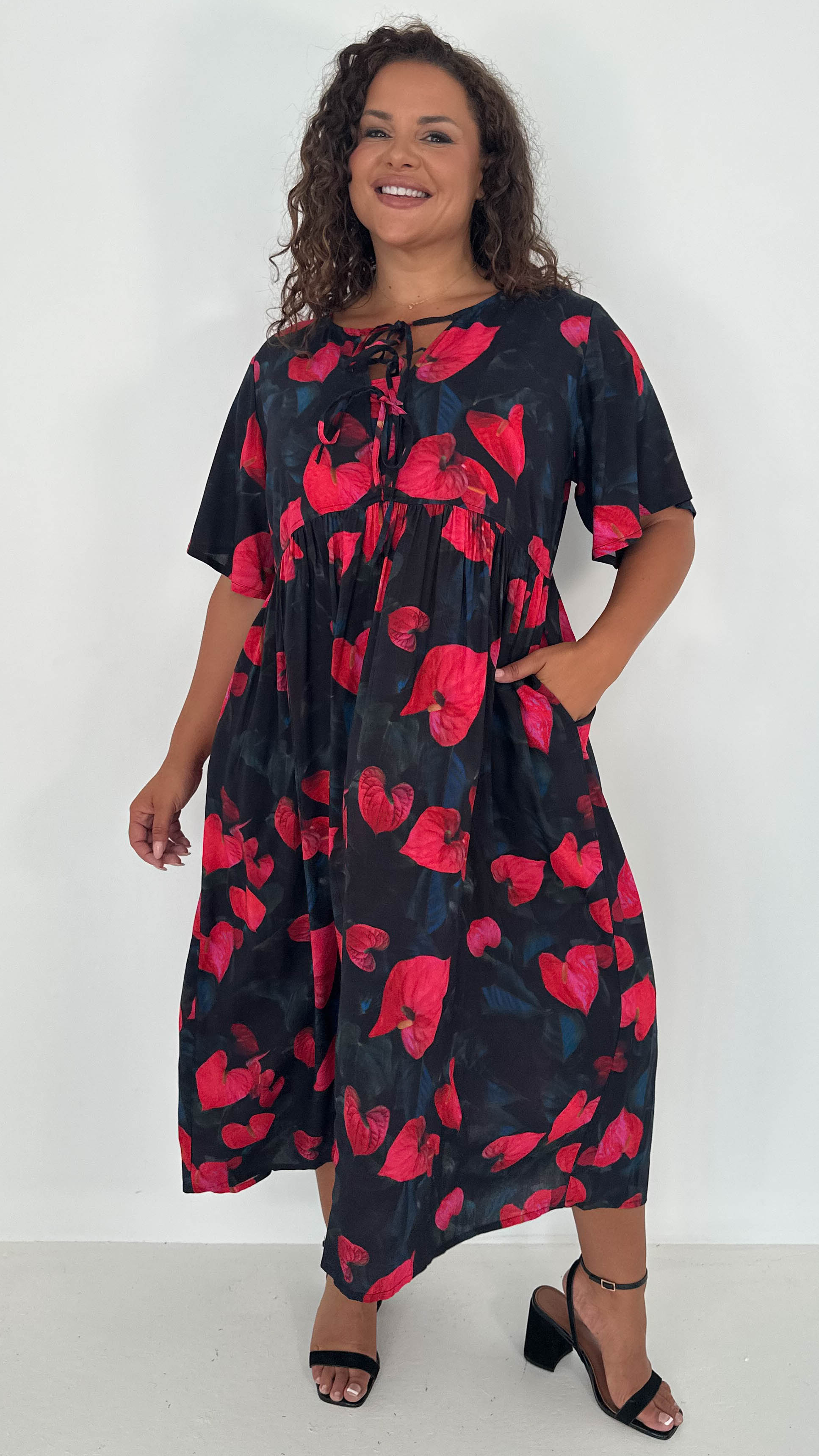 CurveWow Tied Bow Front Dress Black & Red Floral