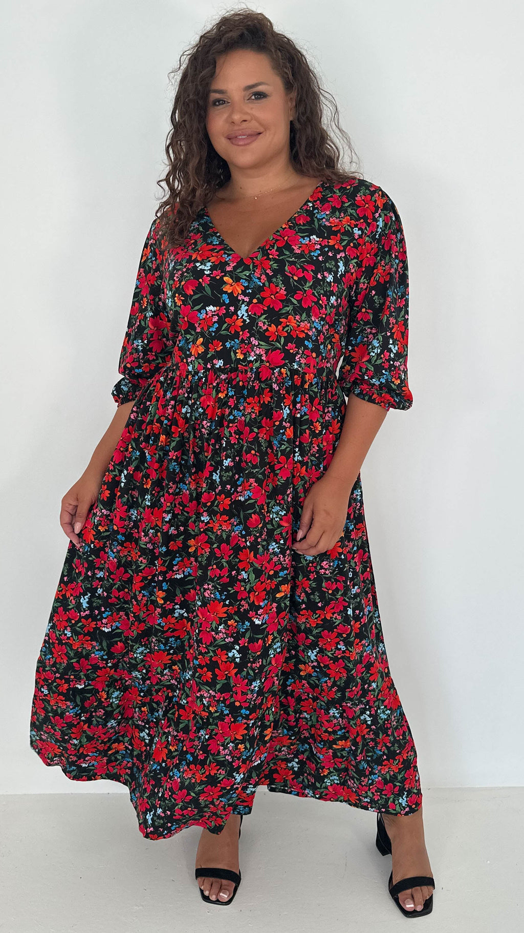 CurveWow Tiered Vneck Balloon Sleeve Maxi Dress Black Multi