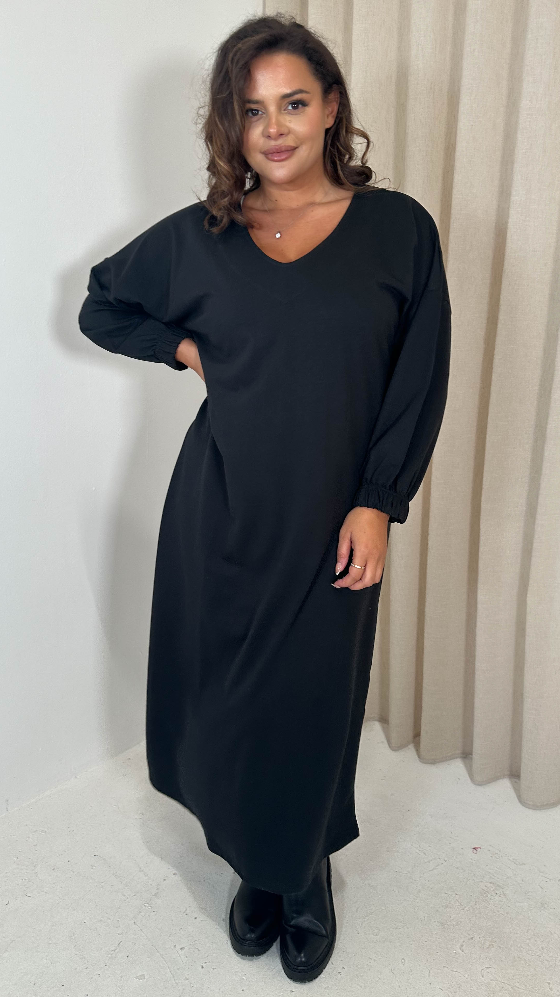 CurveWow V Neck Sweat Maxi Dress Black