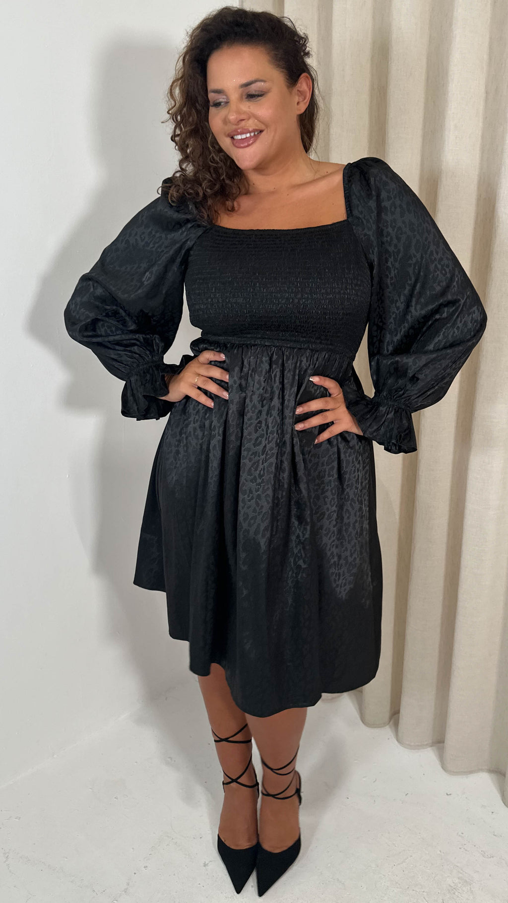 CurveWow Printed Satin Shirred Top Mini Dress Black